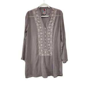 JOHNNY WAS Embroidered V-Neck Roll Tab Sleeve Tunic Blouse Size XS‎